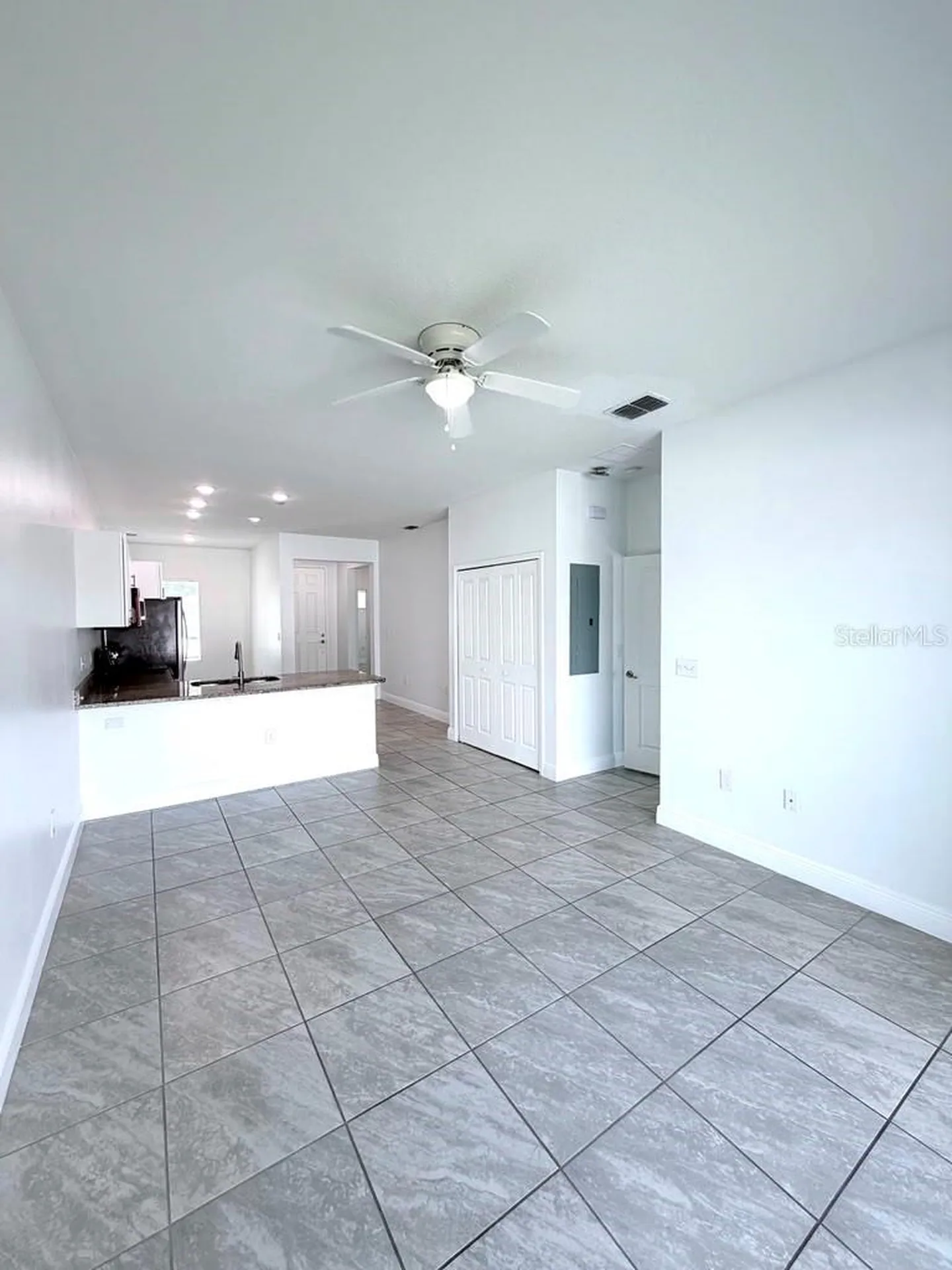 812 Glastonbury Drive Kissimmee FL 34758