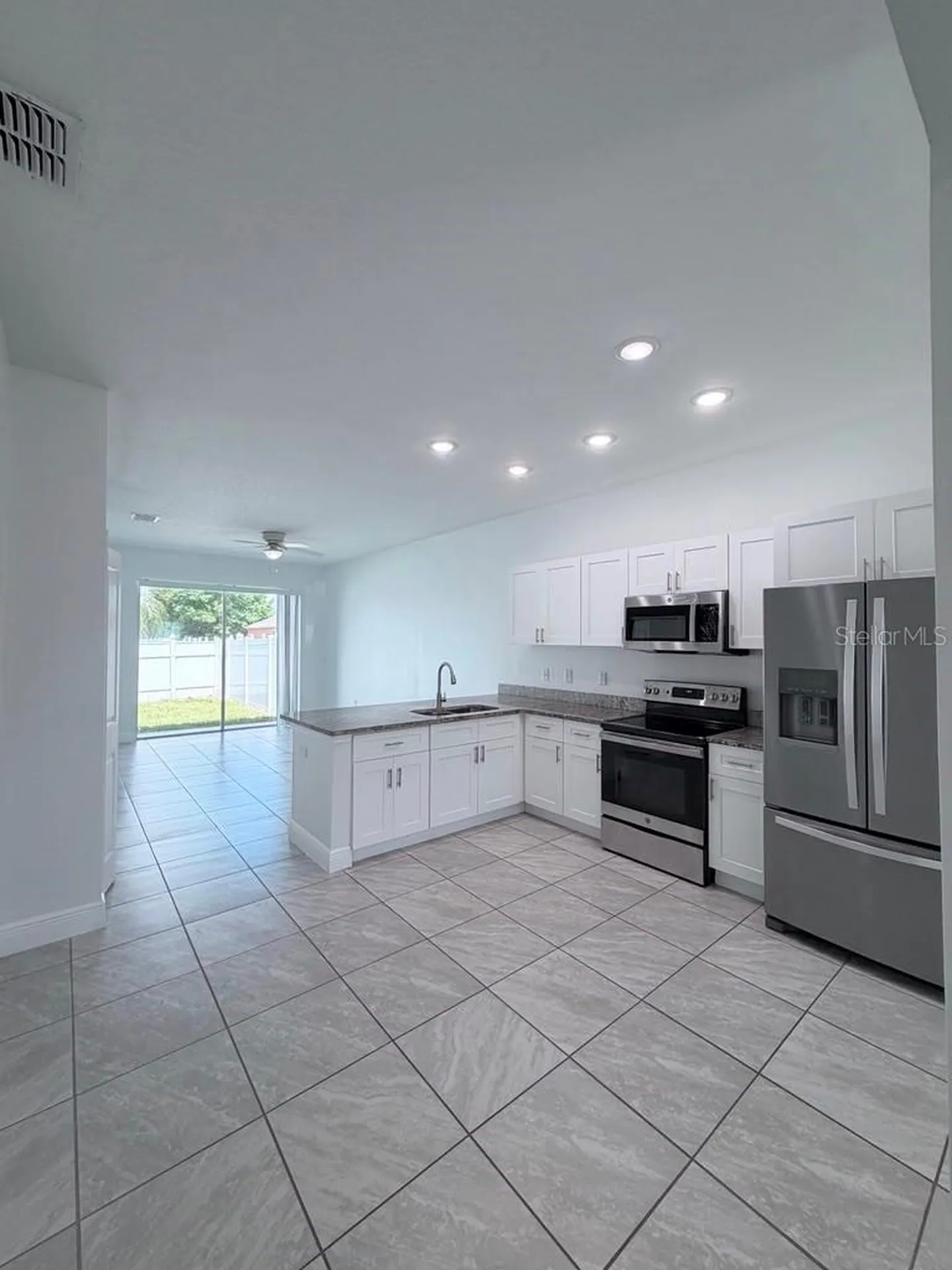 812 Glastonbury Drive Kissimmee FL 34758