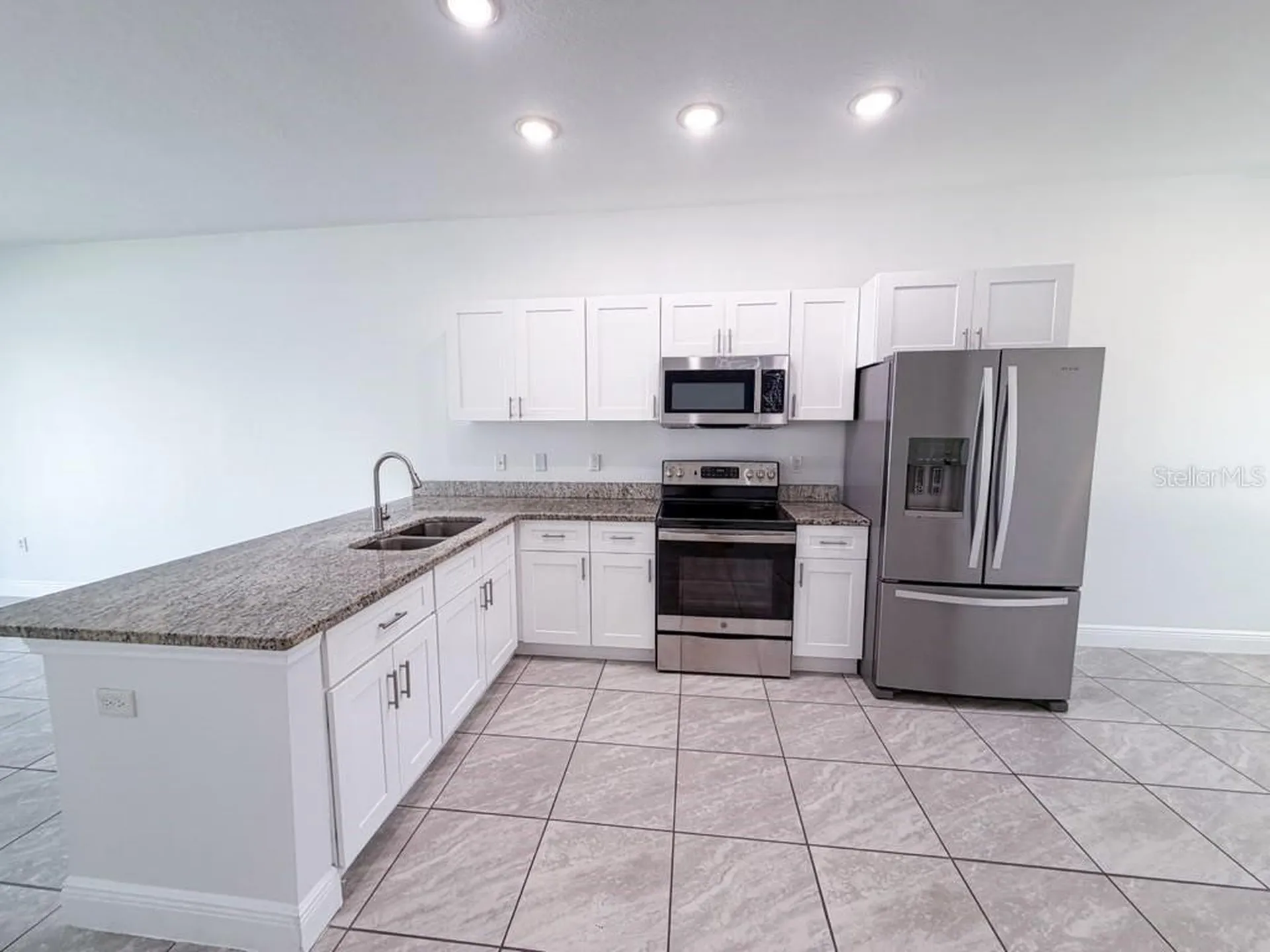 812 Glastonbury Drive Kissimmee FL 34758
