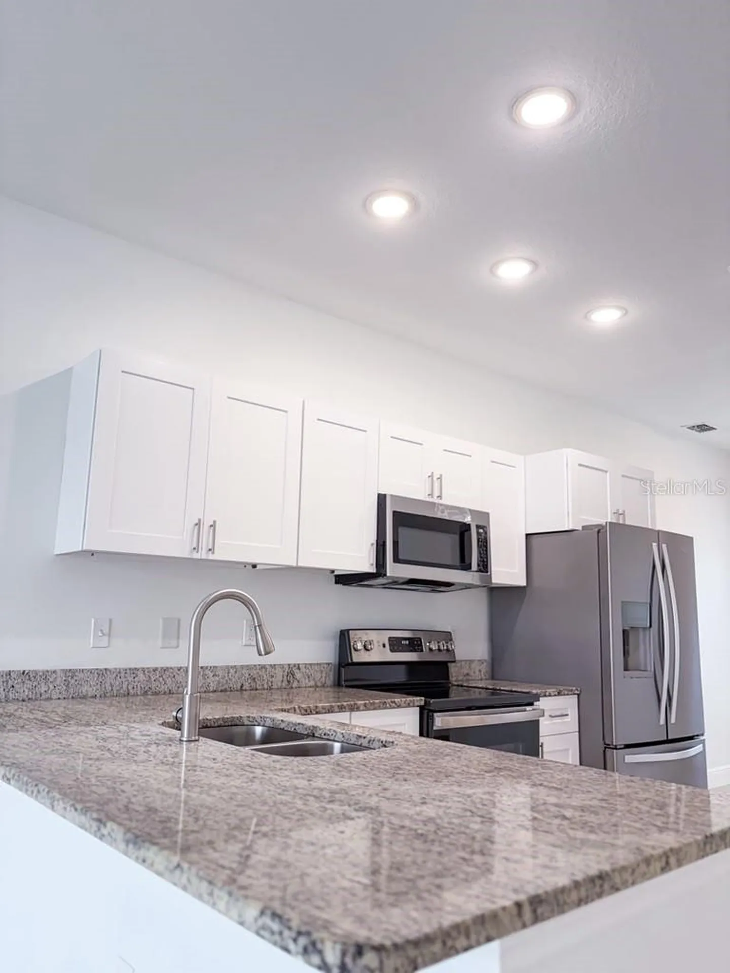 812 Glastonbury Drive Kissimmee FL 34758