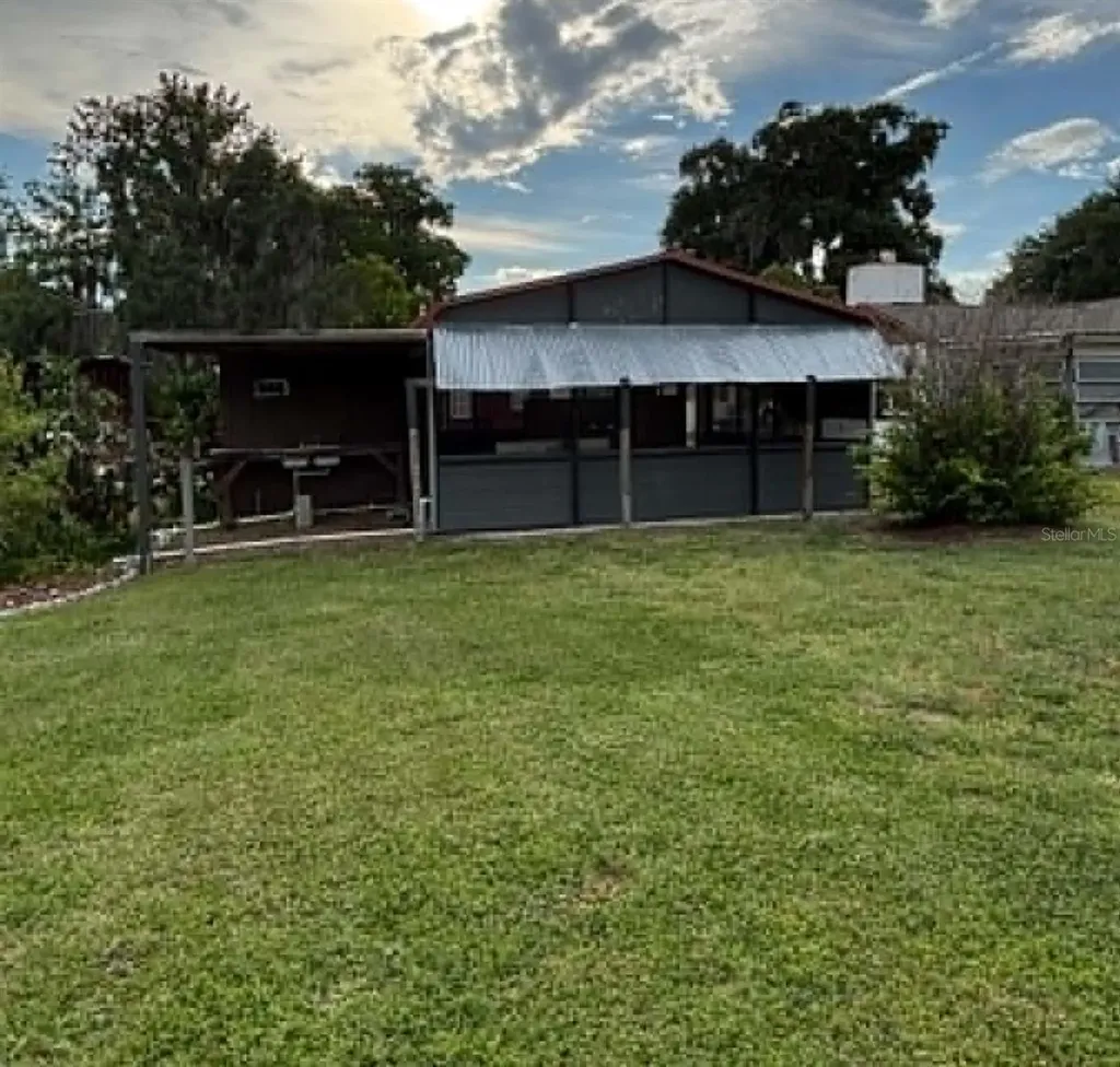 919 Cr 482d Lake Panasoffkee FL 33538