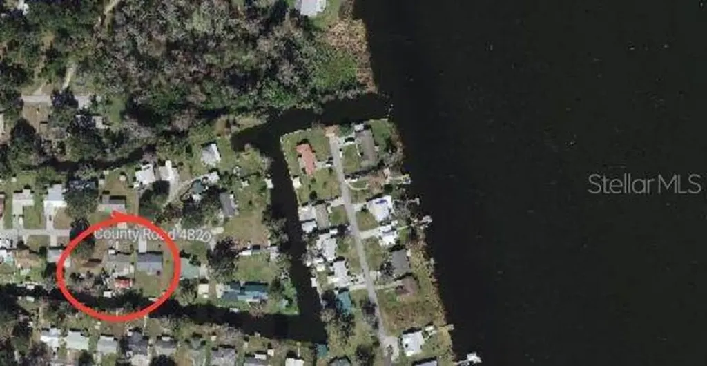 919 Cr 482d Lake Panasoffkee FL 33538