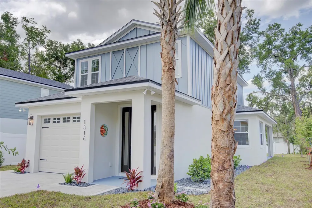 1316 E 9th Avenue Mount Dora FL 32757