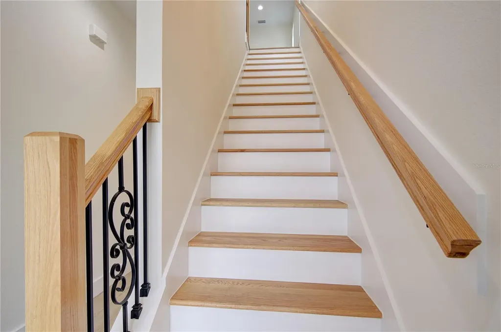 1316 E 9th Avenue Mount Dora FL 32757