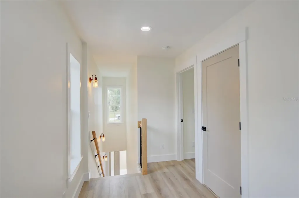 1316 E 9th Avenue Mount Dora FL 32757