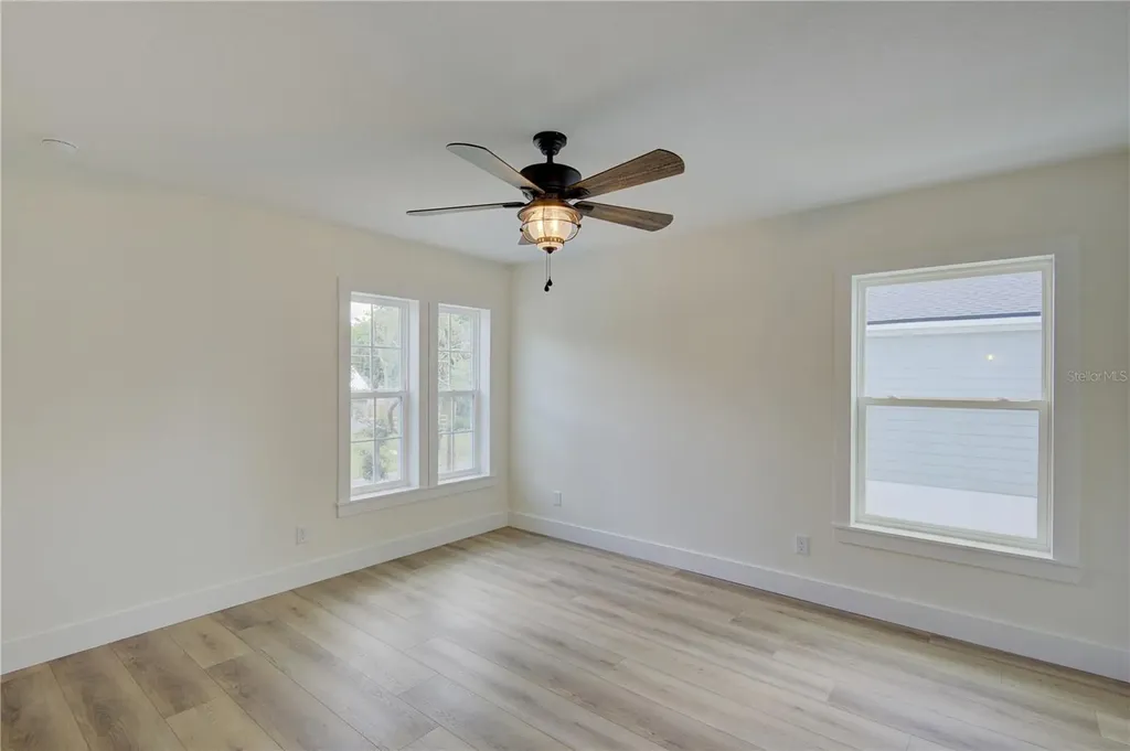 1316 E 9th Avenue Mount Dora FL 32757