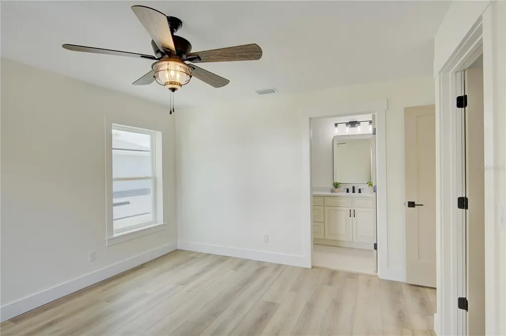 1316 E 9th Avenue Mount Dora FL 32757
