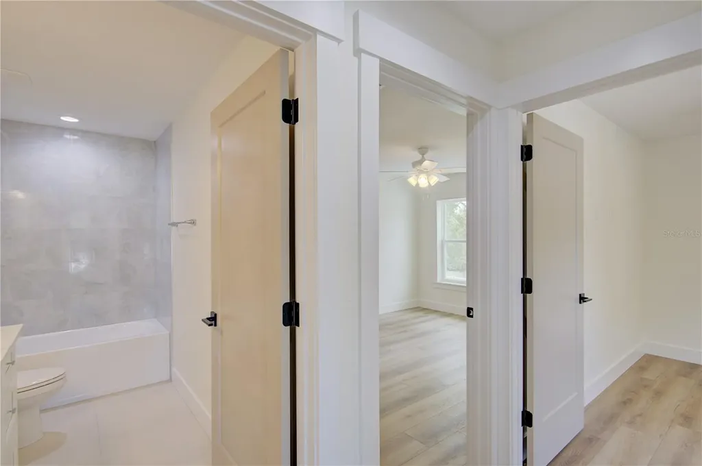 1316 E 9th Avenue Mount Dora FL 32757