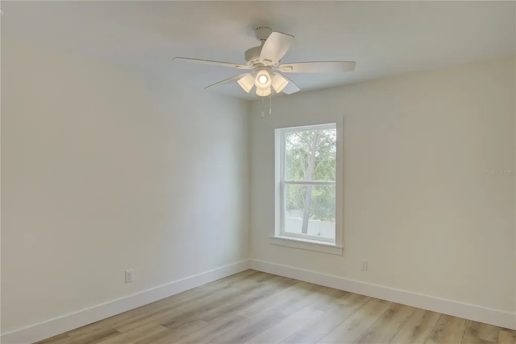 1316 E 9th Avenue Mount Dora FL 32757