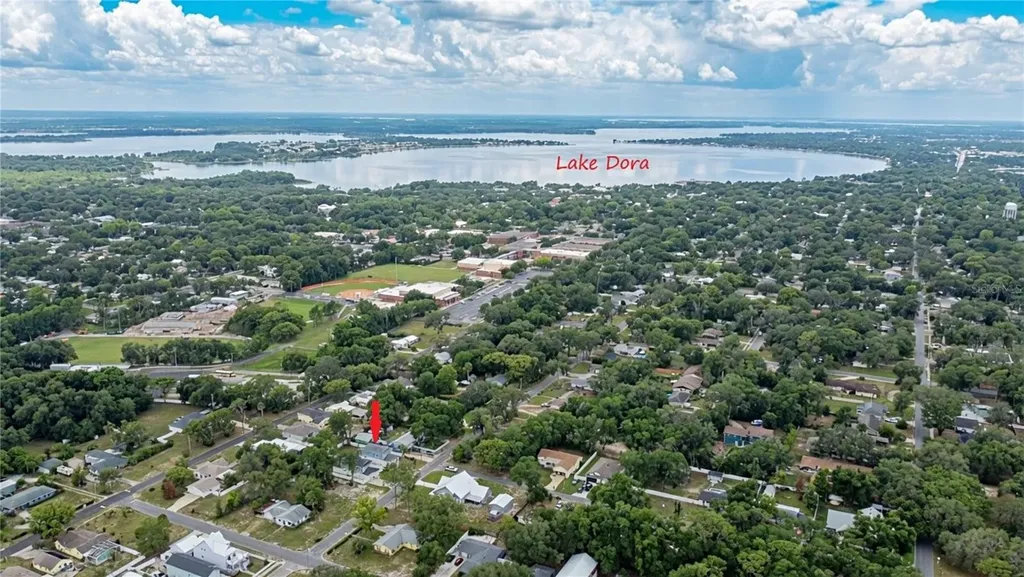 1316 E 9th Avenue Mount Dora FL 32757