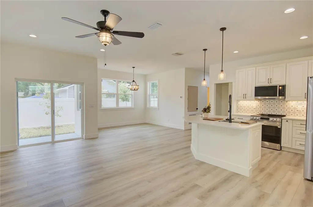 1316 E 9th Avenue Mount Dora FL 32757