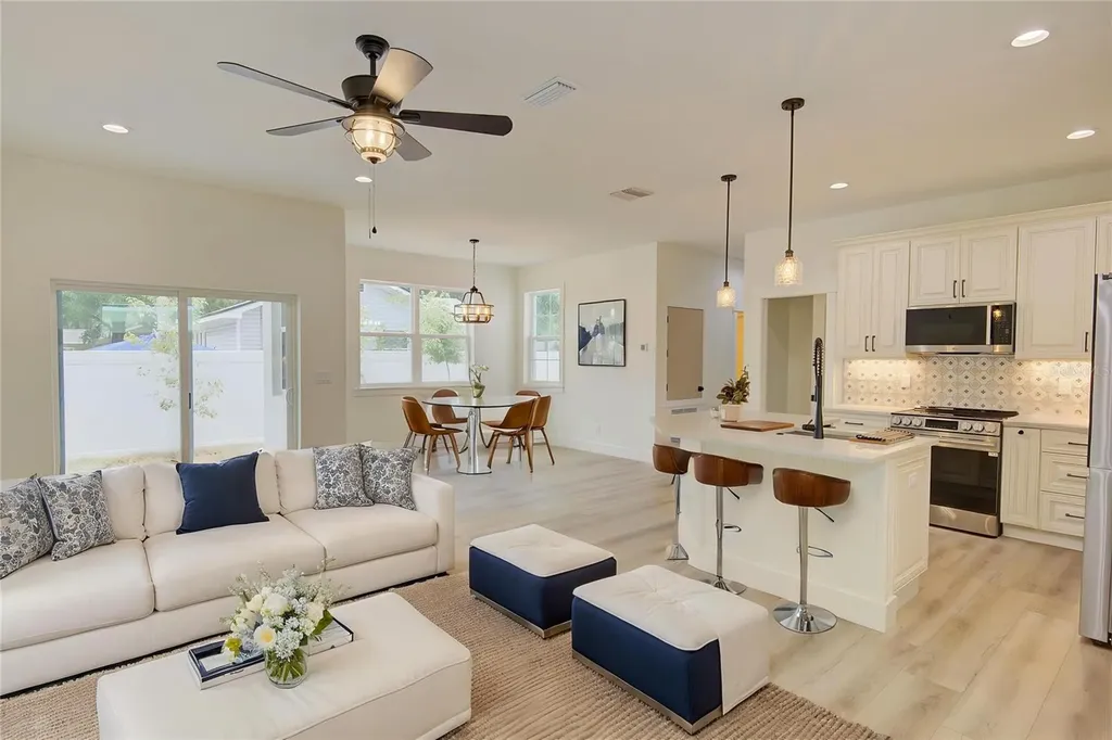 1316 E 9th Avenue Mount Dora FL 32757