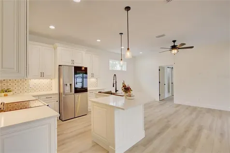 1316 E 9th Avenue Mount Dora FL 32757