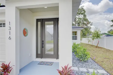 1316 E 9th Avenue Mount Dora FL 32757
