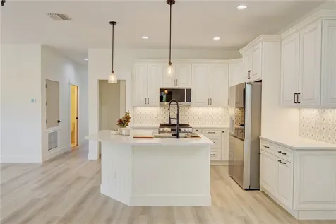 1316 E 9th Avenue Mount Dora FL 32757
