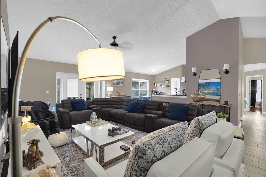 1736 Florence Vista Boulevard Orlando FL 32818