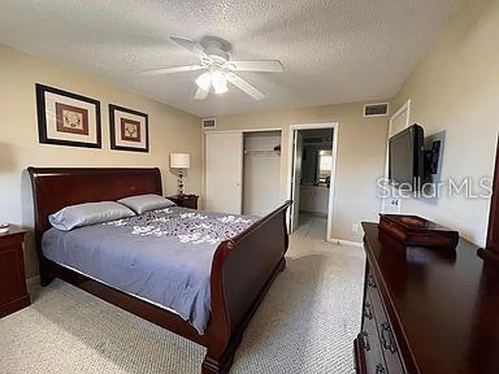 6033 34th Street W Bradenton FL 34210