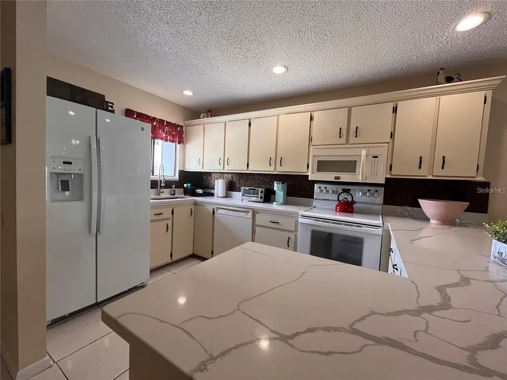 6033 34th Street W Bradenton FL 34210