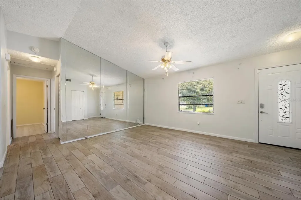 4286 Tarpon Drive SE St Petersburg FL 33705