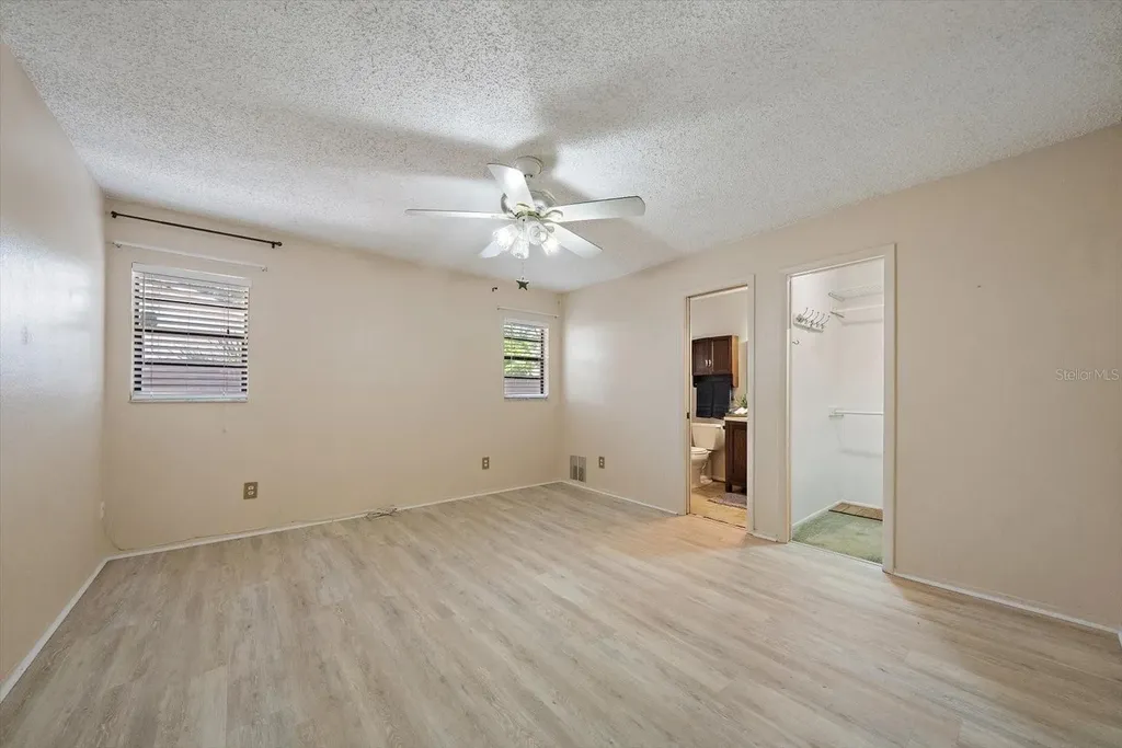 4286 Tarpon Drive SE St Petersburg FL 33705