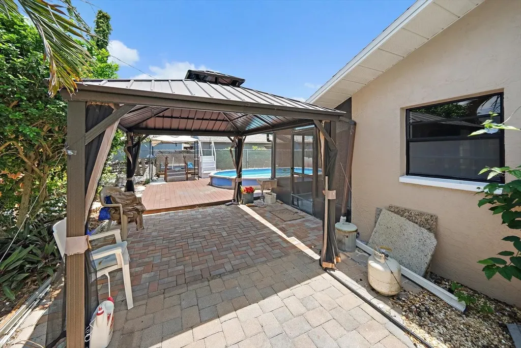 4286 Tarpon Drive SE St Petersburg FL 33705