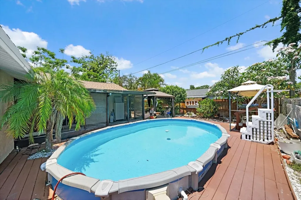 4286 Tarpon Drive SE St Petersburg FL 33705