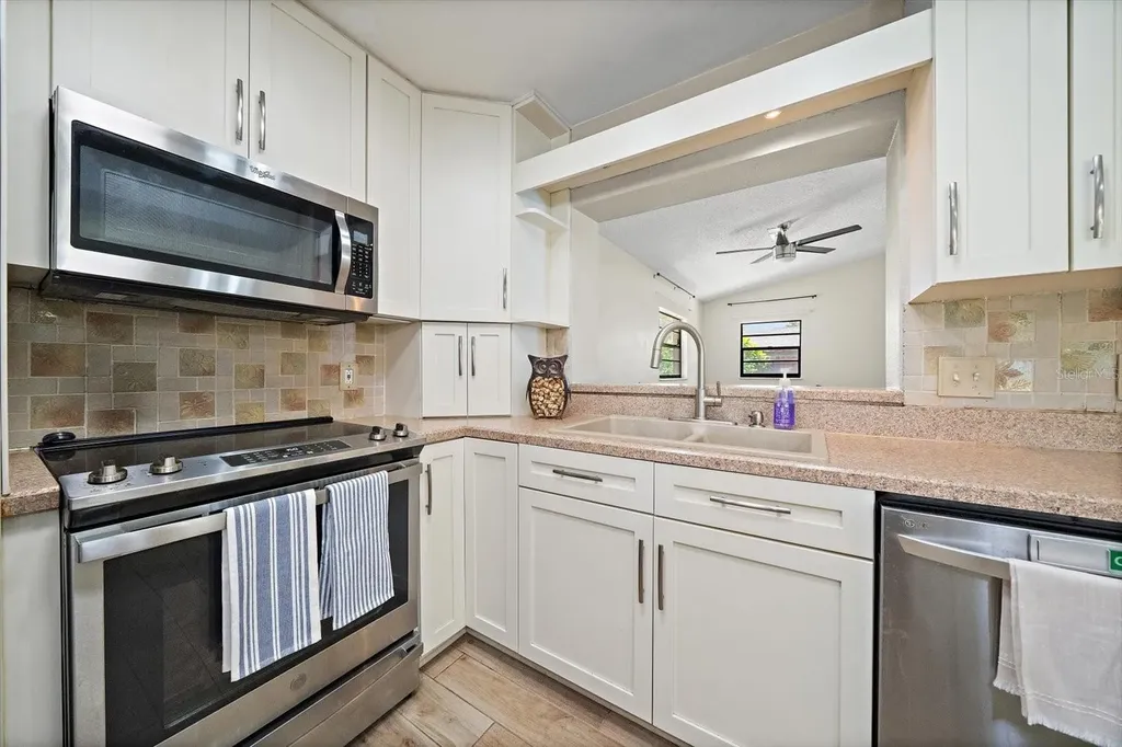 4286 Tarpon Drive SE St Petersburg FL 33705