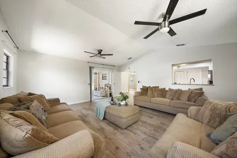 4286 Tarpon Drive SE St Petersburg FL 33705