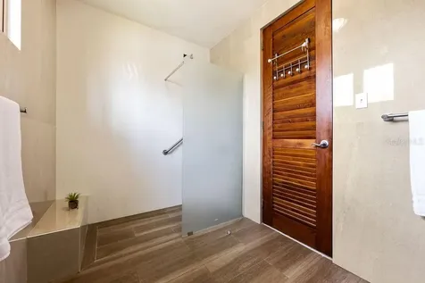 E Lakeside Villas Vega Alta PR 00692