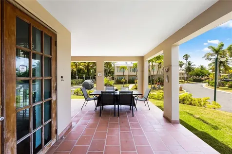 E Lakeside Villas Vega Alta PR 00692