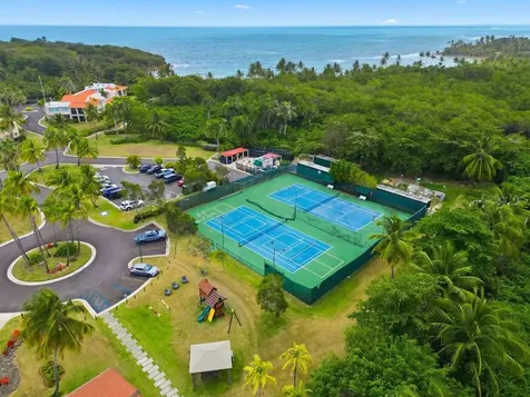 E Lakeside Villas Vega Alta PR 00692