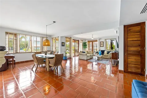 E Lakeside Villas Vega Alta PR 00692