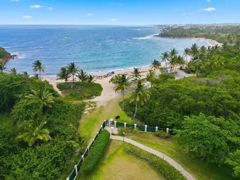 E Lakeside Villas Vega Alta PR 00692