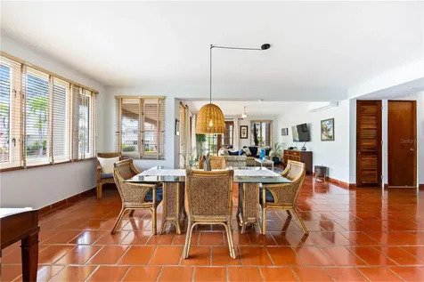 E Lakeside Villas Vega Alta PR 00692