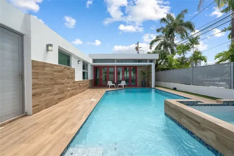 840 Malaga Guaynabo PR 00966