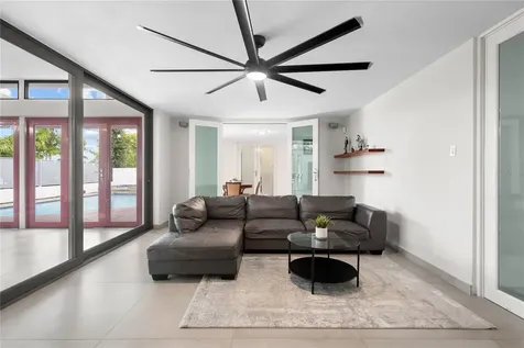 840 Malaga Guaynabo PR 00966