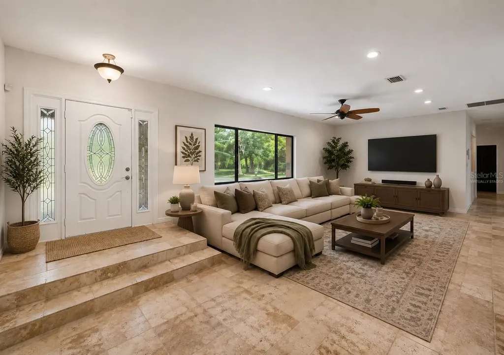 181 N Smokey Mountain Road Seffner FL 33584
