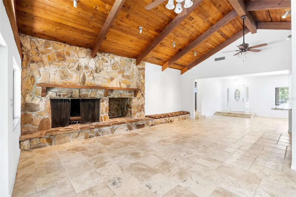 181 N Smokey Mountain Road Seffner FL 33584