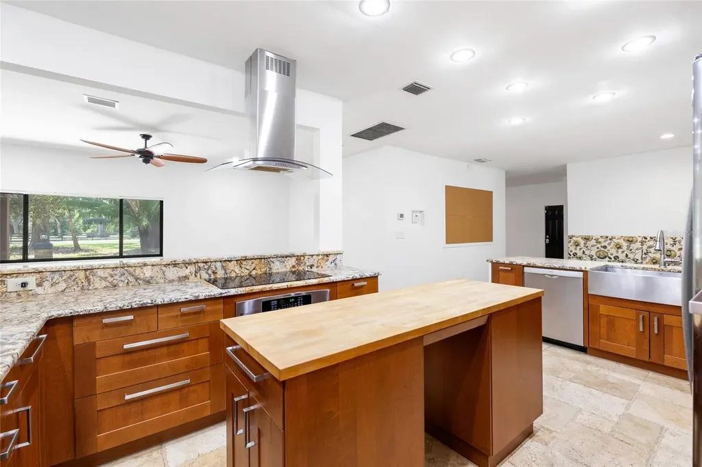 181 N Smokey Mountain Road Seffner FL 33584