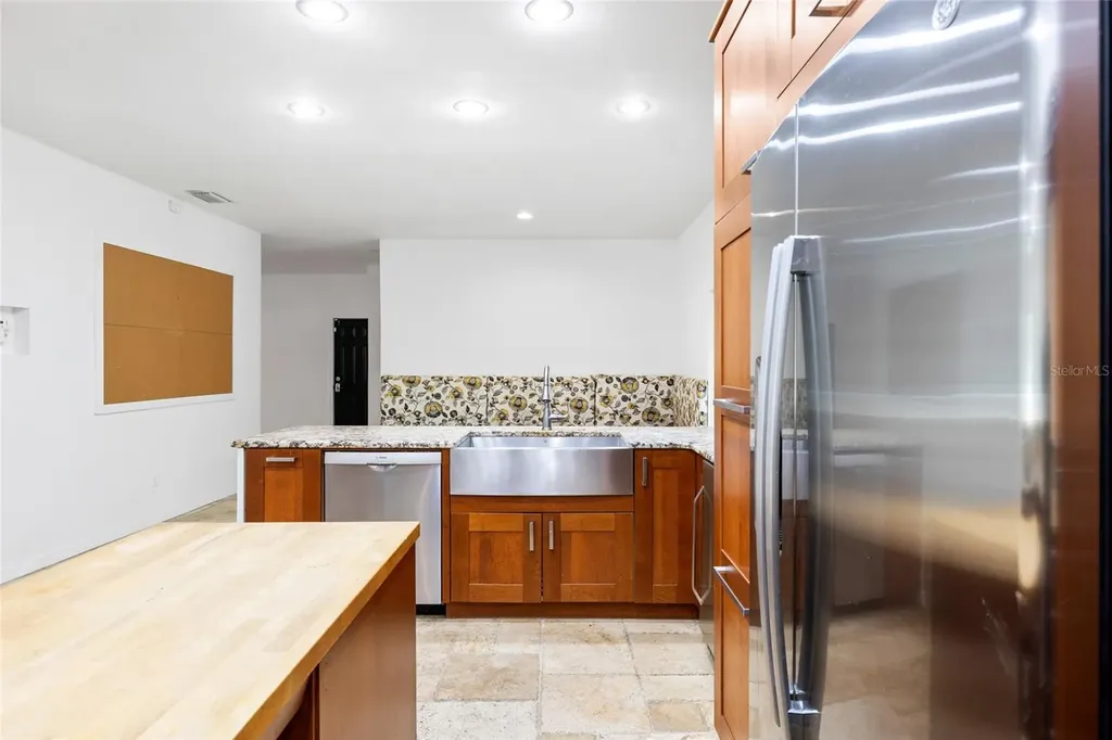 181 N Smokey Mountain Road Seffner FL 33584