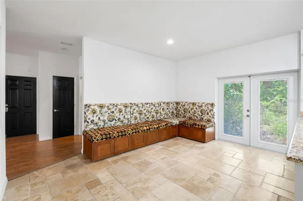 181 N Smokey Mountain Road Seffner FL 33584