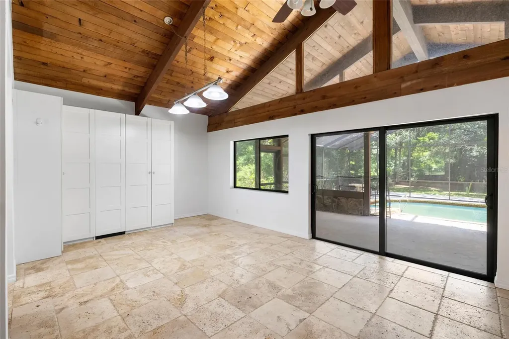181 N Smokey Mountain Road Seffner FL 33584