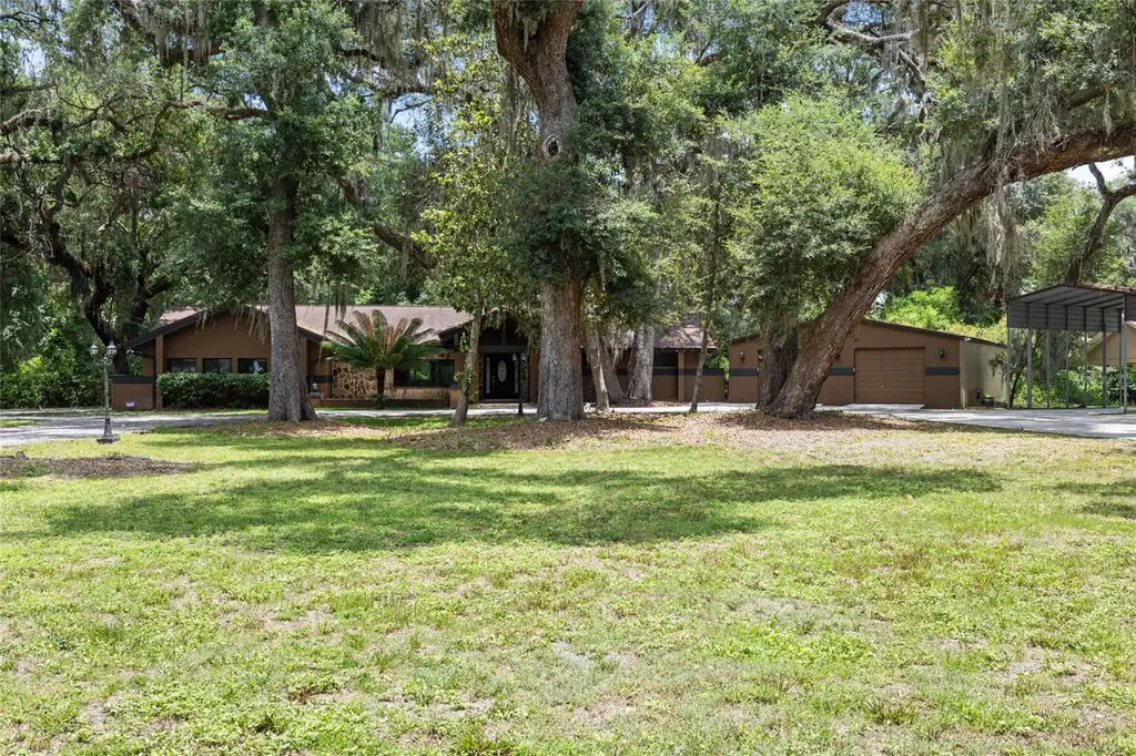 181 N Smokey Mountain Road Seffner FL 33584