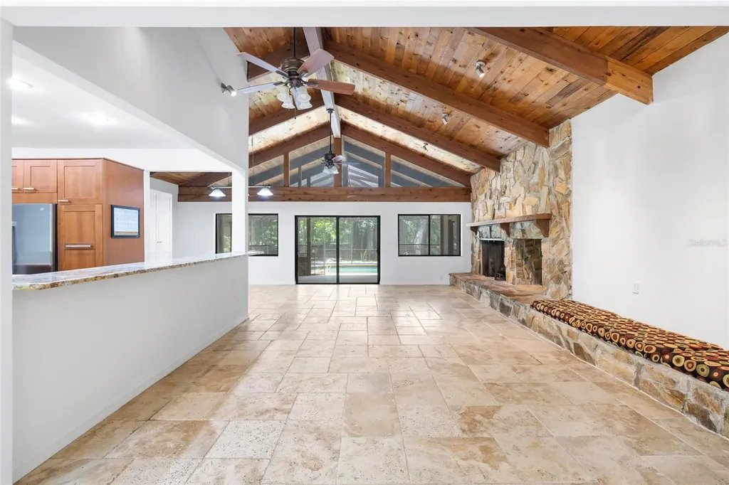 181 N Smokey Mountain Road Seffner FL 33584
