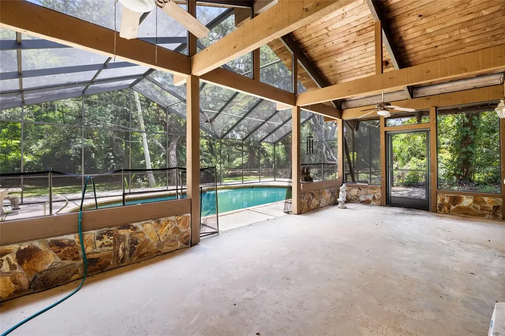 181 N Smokey Mountain Road Seffner FL 33584