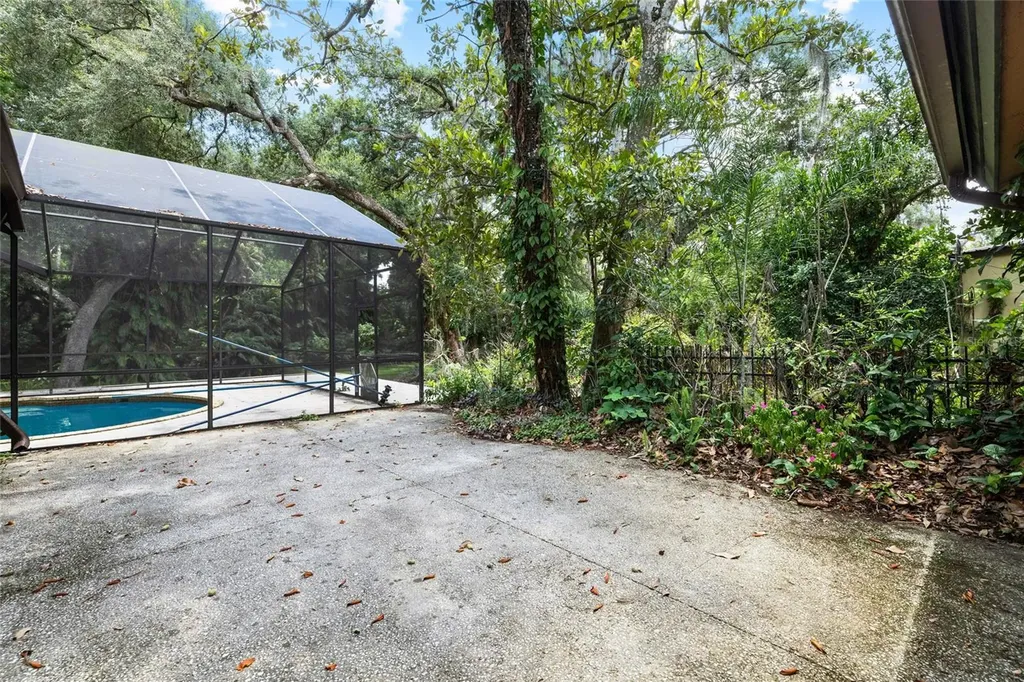 181 N Smokey Mountain Road Seffner FL 33584