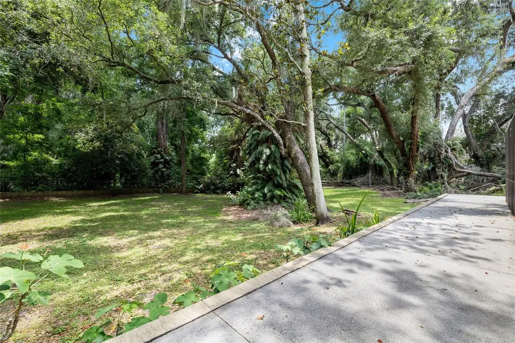 181 N Smokey Mountain Road Seffner FL 33584