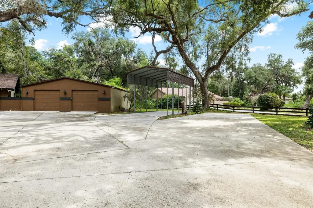 181 N Smokey Mountain Road Seffner FL 33584