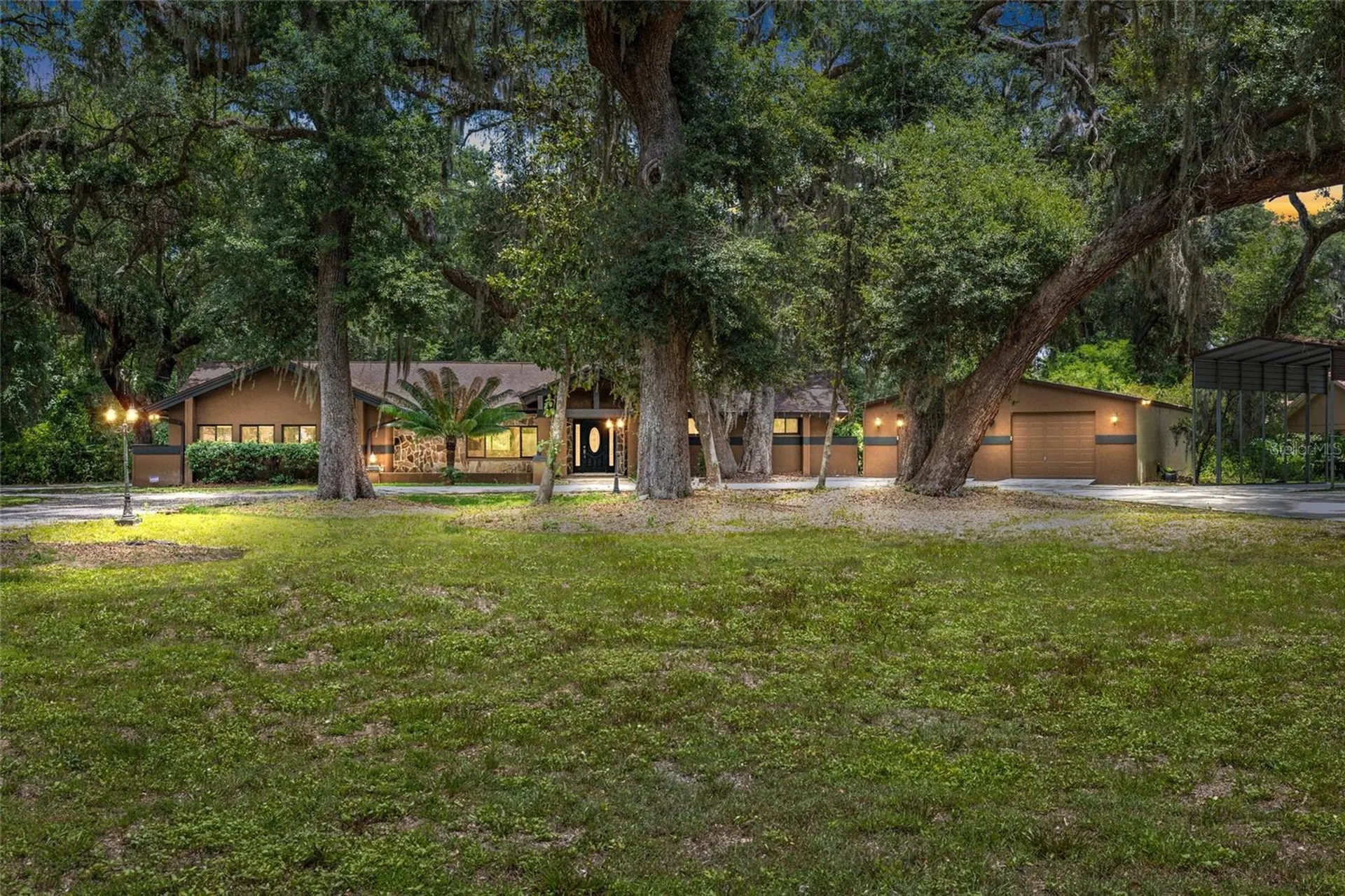 181 N Smokey Mountain Road Seffner FL 33584
