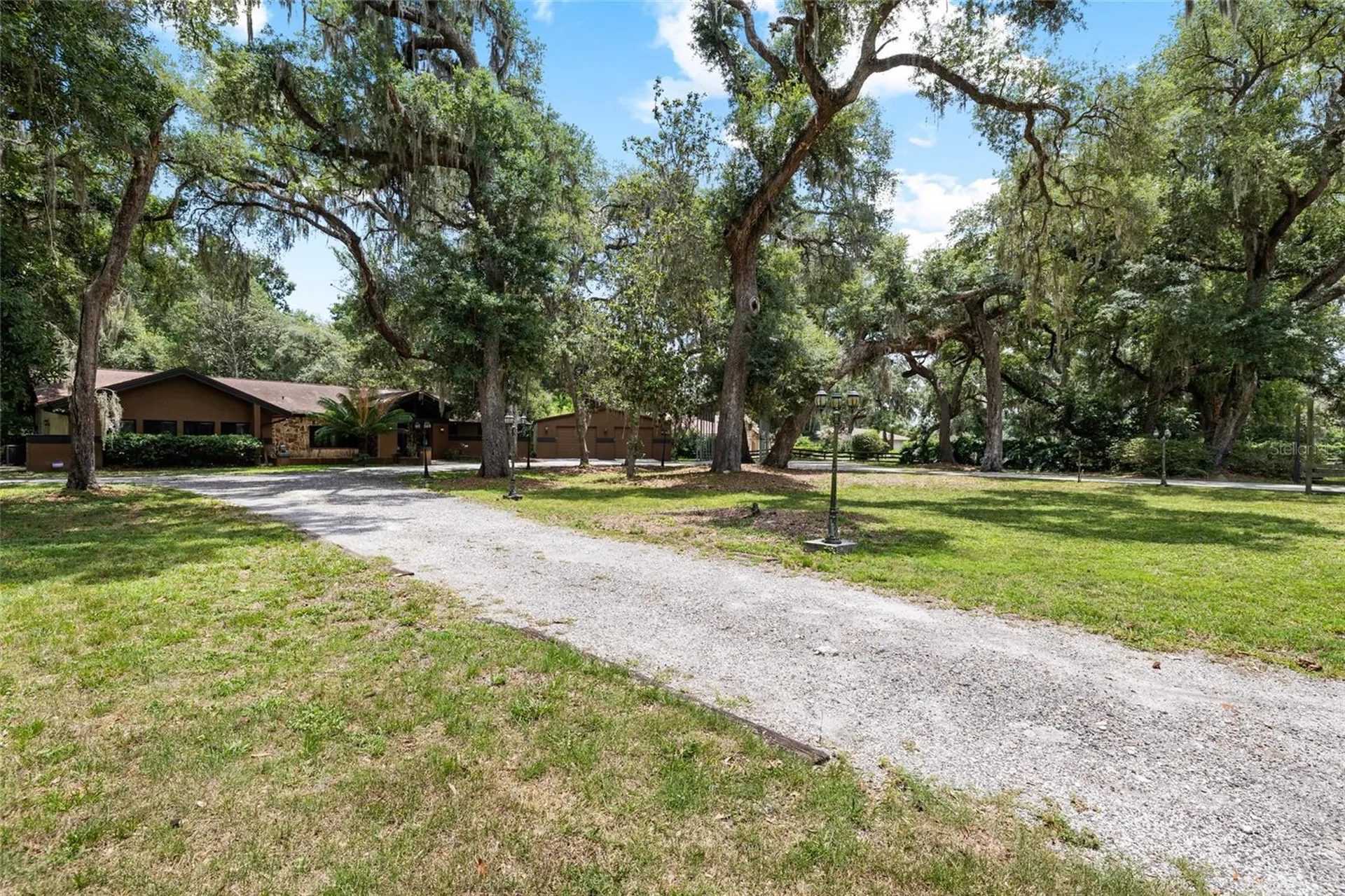 181 N Smokey Mountain Road Seffner FL 33584